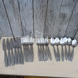 Wallace Silhouette Stainless 18/10‎ Flatware China 24Pc Set Knife,spoon, Forks